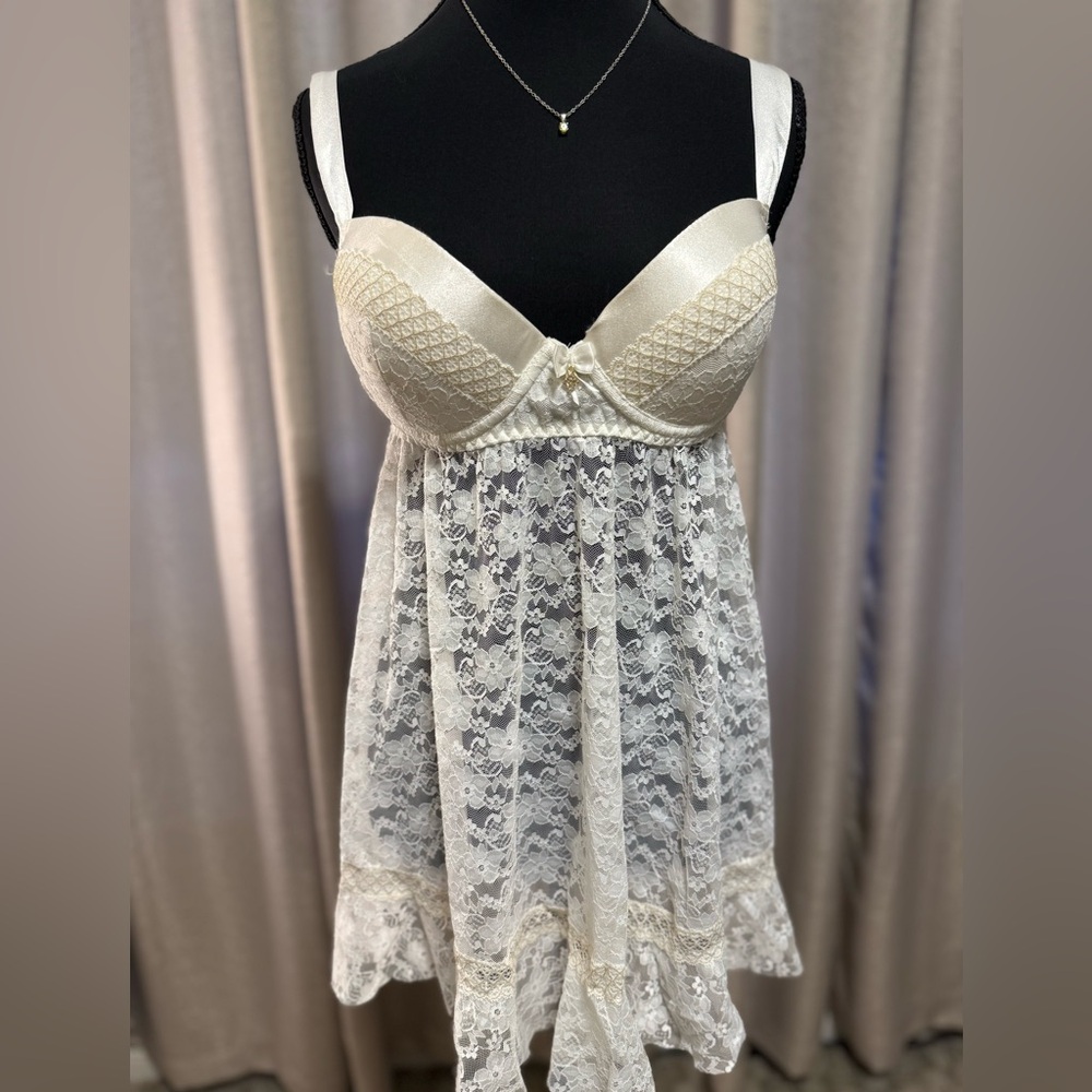 SeductiveWear Cream Lace Chemise w Matching Undies